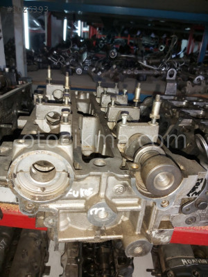 FORD FOCUS  2 1.6 BENZİNLİ SİLİNDİR KAPAĞI ÇIKMA PARÇA