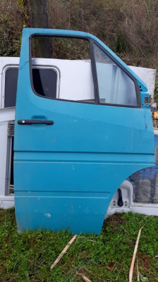 mercedes sprinter 308 çıkma sağ ön kapı