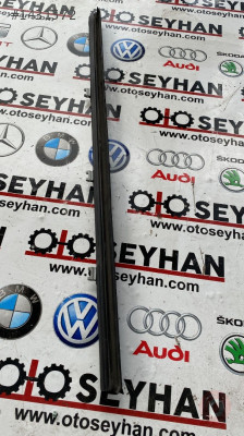 7228030 bmw x5 E70 sağ arka kapı iç cam sıyırıcı fitil