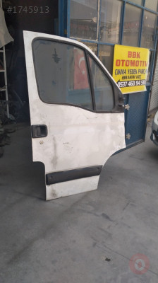 Renault master çıkma sağ ön kapı