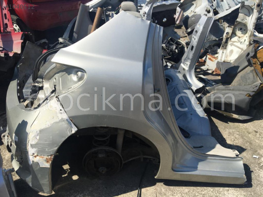 Peugeot 207 sağ arka çamurluk hatasız orjinal çıkma