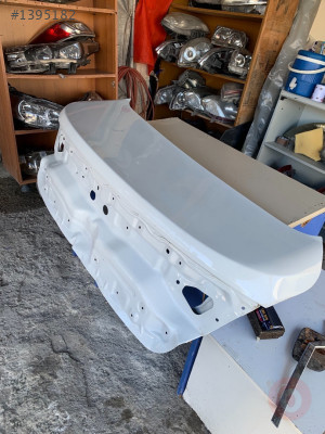 Megan 4 Arka Bagaj Hatasız Beyaz