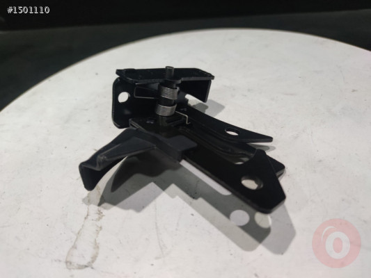 Mercedes E Serisi W212 Kaput Kilit A2128800064