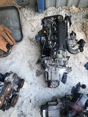 Clio 1.5 dizel çıkma komple motor garantili Eskişehir çıkma