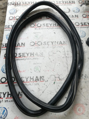 Audi a3 2010 bağaj kapağı lastiği fitili