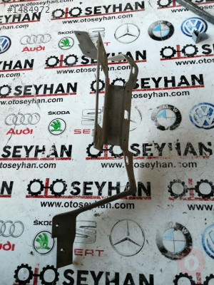 2K1858897A vw caddy göğüs üst bağlantı demiri