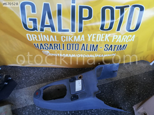 Renault Clio 1 Orta konsol hatasız orjinal çıkma