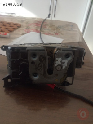 Renault megane 3 ön sağ kapı kilidi