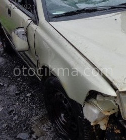 2001 model volvo s40 çıkma sağ ön çamurluk.