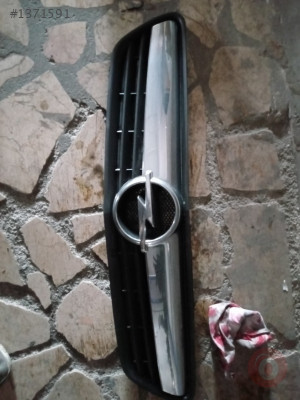 Opel Meriva ön panjur makyajlı 2009 çıkma parça