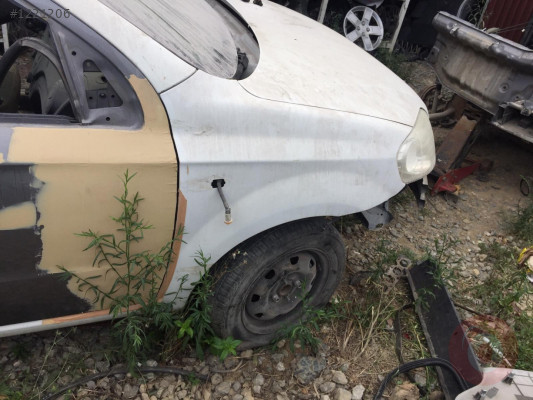 chevrolet aveo t250 çıkma sağ ön çamurluk.