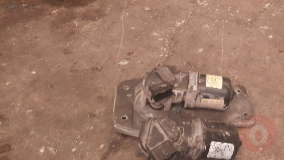 citroen berlingo çıkma ön cam silgeç motoru