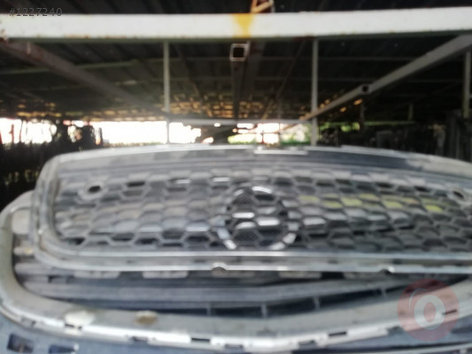 chevrolet captiva çıkma makyajlı ön panjur.