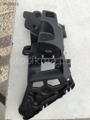 850446420R CLİO4 ARKA TAMPON SAĞ BAĞLANTI BRAKETİ YENİ