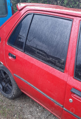 peugeot 205 1.4 benzinli çıkma sağ arka kapı