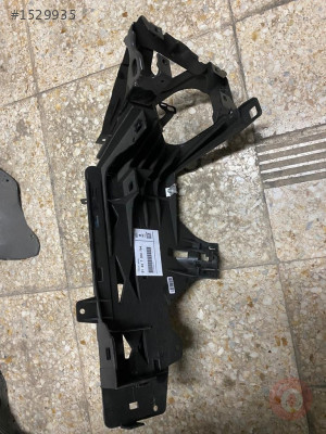 Bmw F10 Sağ Far Braketi 51647200794