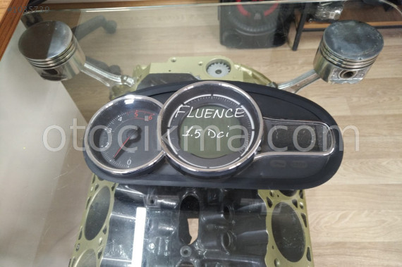 RENAULT FLUENCE  DİJİTAL GÖSTERGE SAATİ ÇIKMA PARÇA