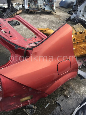 Renault Megane 2 sağ arka çamurluk hatasız orjinal çıkma