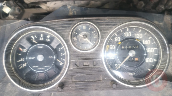 Mercedes w115 km saati