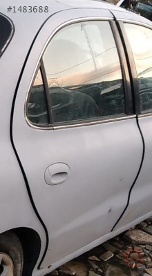 1996 hyundai elantra 1.8 otomatik çıkma sağ arka kapı