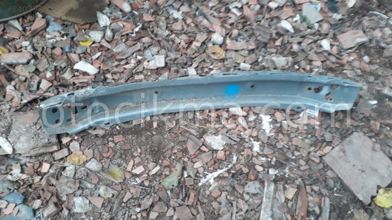 çıkma toyota yaris tampon demiri