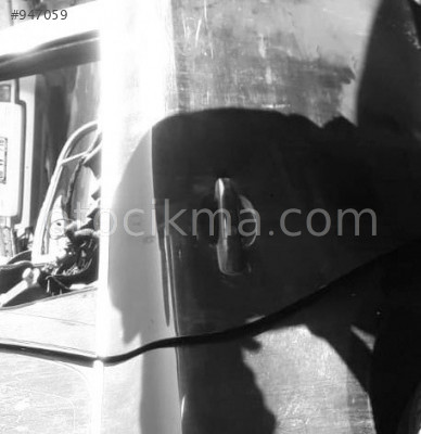 2010 VOLVO XC60  ORİJİNAL SAĞ ARKA KAPI KOLU.