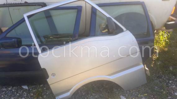 mazda e2200 sağ ön kapı