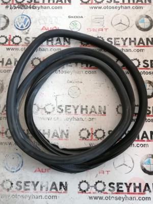 5K6867913 volkswagen golf 6 sol arka kapı lastiği