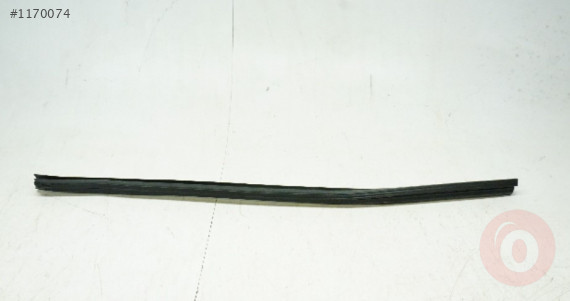 AUDİ A4 16-19 CAM SIYIRICI FİTİL SAĞ ÖN İÇ 8W0837480