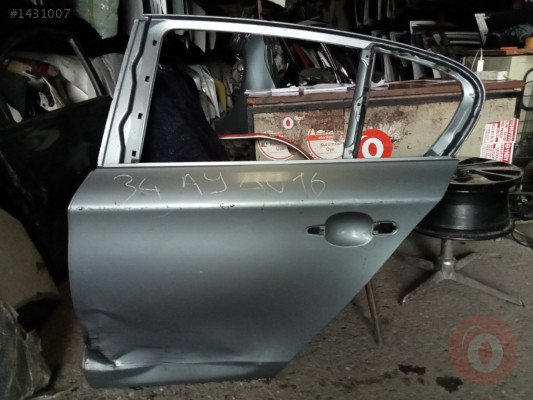 BMW E87 kasa 1.16 çıkma arka sol kapı