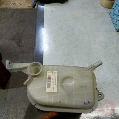 TOYOTA COROLLA AURİS YEDEK SU DEPOSU