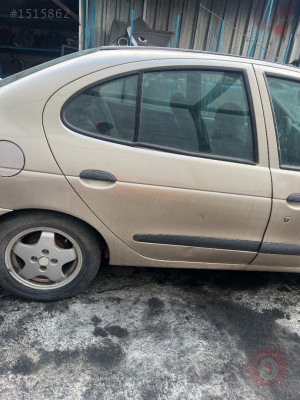 Megan 1 sağ arka kapı dolu hatasız  çıkma orijinal