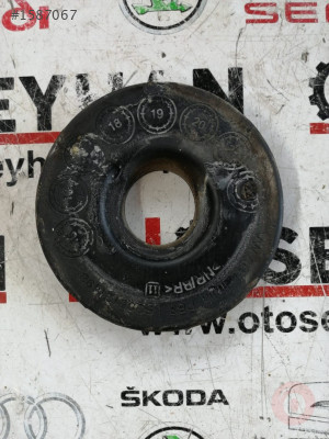 5Q0512149B audi a3 2020 arka helezon sol alt lastiği takozu