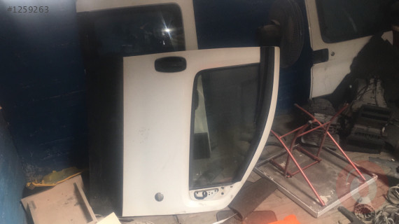 Peugeot bippır sağ ön kapı beyaz renk hatasız