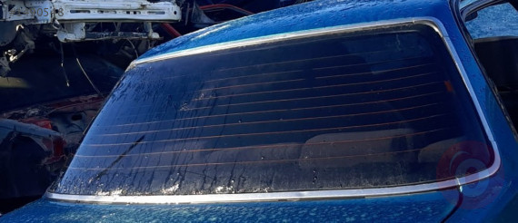 1990 mitsubishi lancer 1.5 gls çıkma bagaj camı