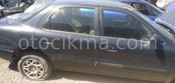 kia clarus 2.0 çıkma sağ yan panel