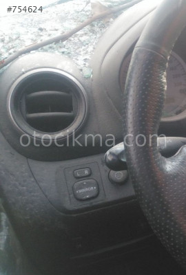 2006 TOYATA RAV 4 2.0 BENZİNLİ KLİMA ÜFLEME IZGARASI ÇIKMA.