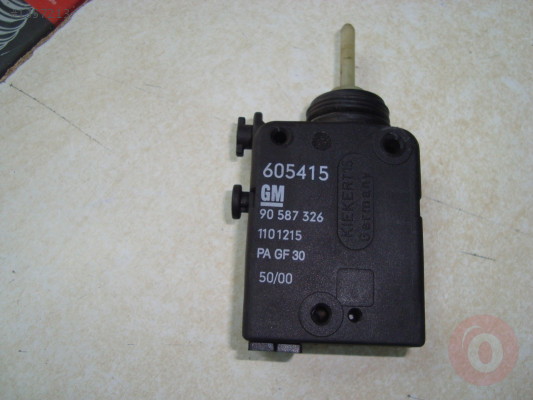 astra g-corsa c-zafira a benzin depo kilit motoru 90578326