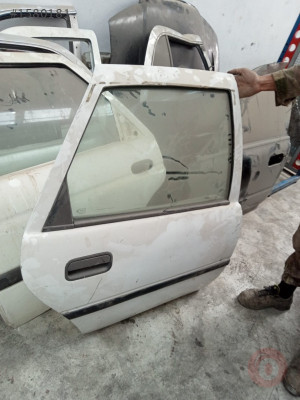 Opel Vectra a sağ arka kapı çıkma orjinal