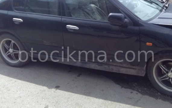 2000 NİSSAN PRİMERA 1.8 ÇIKMA SAĞ YAN PANEL MEVCUTTUR.