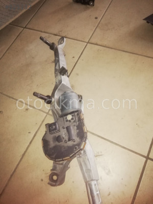 MERCEDES E180 SİLECEK MOTORU