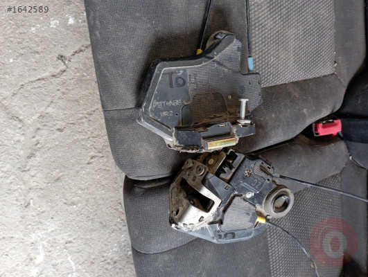 TOYOTA AURİS SOL ÖN KAPI KİLİDİ. A46693