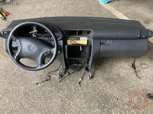 Mercedes C200 W203 Dolu Torpido Hatasız Orjinal Çıkma