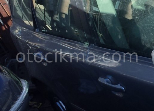 2005 VOLVO V50 ORİJİNAL SAĞ TAKIM KAPI KOLU.