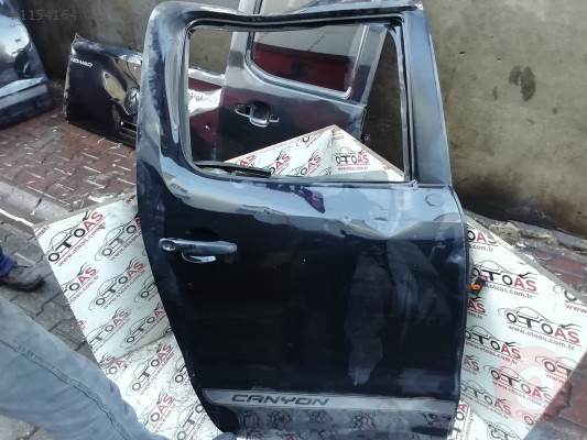VOLKSWAGEN AMAROK SAĞ ARKA KAPI