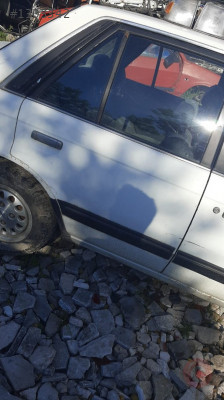 mazda 323 sedan çıkma sağ arka kapı
