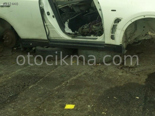 ÇIKMA FX35 INFINITI SAĞ MARŞBİYEL.
