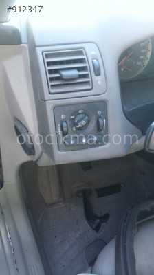 2005 VOLVO V50 ORİJİNAL ÜFLEME PANELİ.