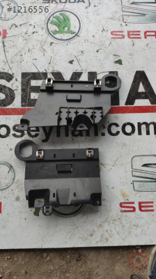 1T1863143 1T1863144A ve caddy 2007 orta konsol iç plastikler