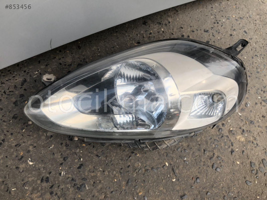 Fiat 2012  model punto far
